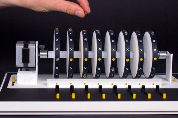 XOXX Composer, el secuenciador MIDI que funciona como una caja de música
