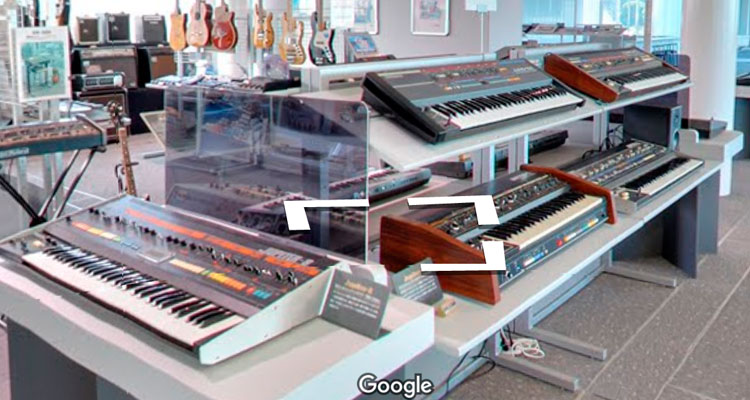 Explora el museo de sintetizadores analógicos y otros equipos de Roland y Boss con tu navegador
