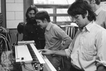 La sesión en Abbey Road que tuvo a The Beatles tocando el sinte Moog