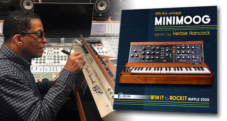 Gana un auténtico sintetizador Minimoog Model D firmado por Herbie Hancock