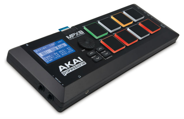 Akai MPX8, un reproductor autónomo con tarjeta FLASH para llevarte tus samples a cualquier sitio