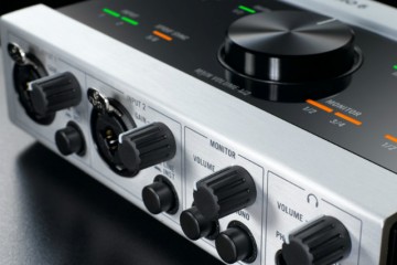 Native Instruments Komplete Audio 6 protagoniza la apertura de nuestra selección de interfaces USB económicos por debajo de 250 euros