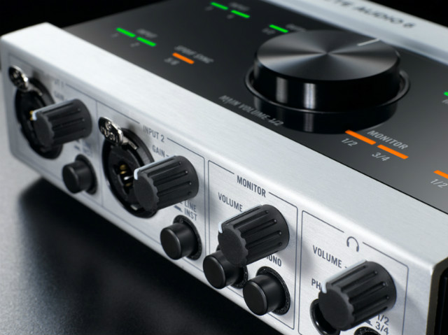 Native Instruments Komplete Audio 6 protagoniza la apertura de nuestra selección de interfaces USB económicos por debajo de 250 euros