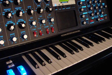Moog Minimoog Vogager Electric Blue: su arrebatador aspecto e imponente sonido estarán presentes en FutureMusic :expo