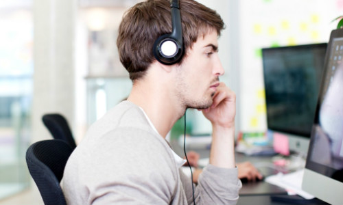 Escucha música en tu trabajo para aumentar tu nivel de productividad
