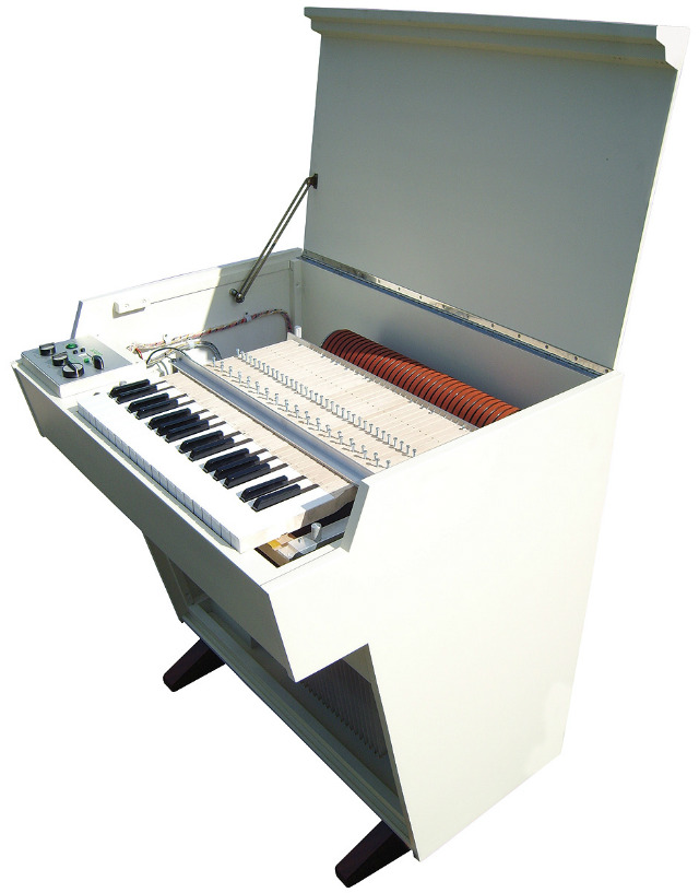 El clásico Mellotron, reproductor de cintas y considerado como el primer sampler, en su variante M4000 