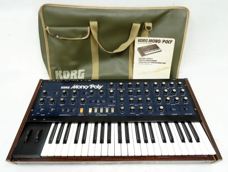 Korg Mono/Poly con su bolsa original (opcional) de transporte