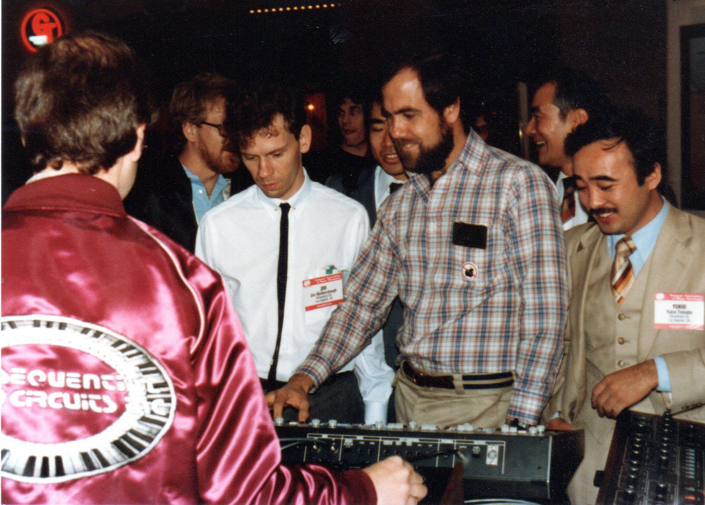 Muy atrás quedan estos tiempos de la presentación del MIDI con Dave Smith y sus compañeros (1983) -pero el sistema MIDI está más presente que nunca en NAMM 23