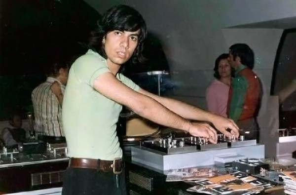 David Mancuso, en plena fiebre disco 70s, ya con platos