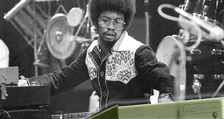 Herbie Hancock interpretando Chameleon con su sintetizador analógico ARP Odyssey