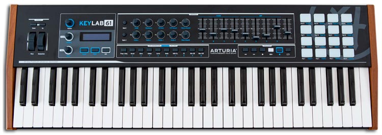 Arturia KeyLab Black Edition en su versión de 49 notas -intenciones MIDI oscuras