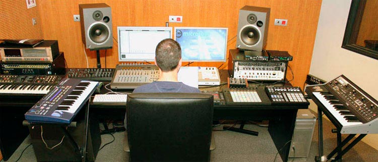microFusa escuela Madrid, estudio de música electrónica y DJing