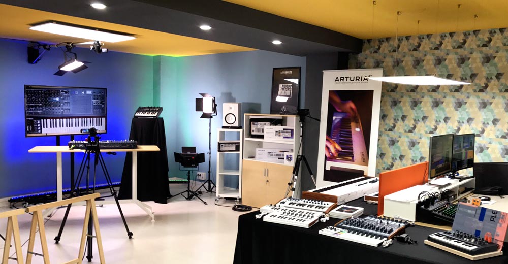 El plató y parte del showroom de FutureMusic media[LAB], previo al evento inaugural con Arturia en Mayo de 2017