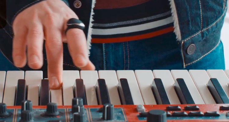 Este anillo MIDI Neova puede cambiar tu interactuación con tus instrumentos y DAW