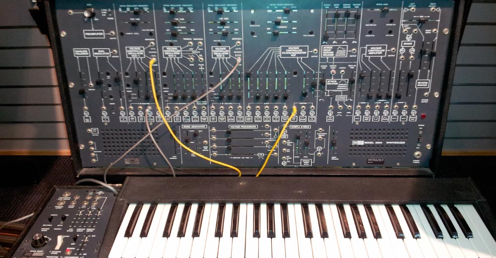 Jean-Michel Jarre revela un posible sintetizador clónico KORG ARP 2600... ¿Será cierto?