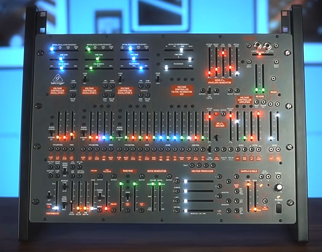 Este es el aspecto final de la versión candidata a lanzamiento del nuevo sinte semimodular Behringer 2600