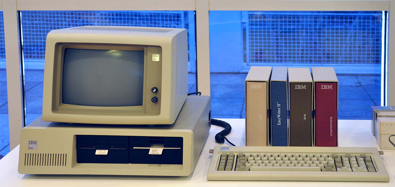 IBM PC en una configuración original de 1981