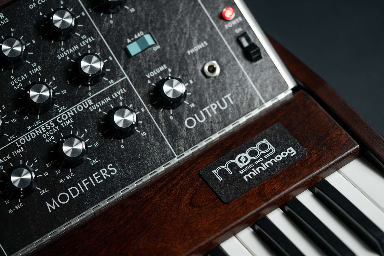 El sintetizador Moog podría explicar, muy posiblemente, la razón de todo (Minimoog Model D reeditado en 2022 para coleccionistas)