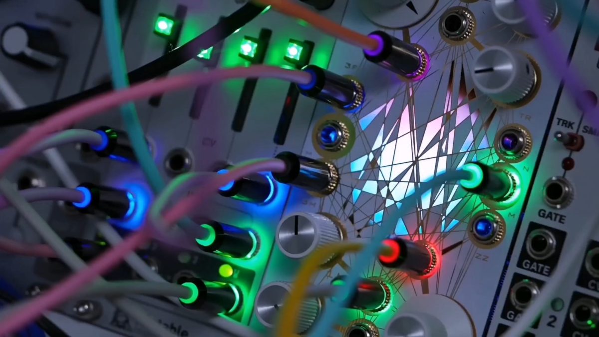 Los cables Candycord Halo añaden iluminación LED bicolor para verificar señales de tu sinte modular