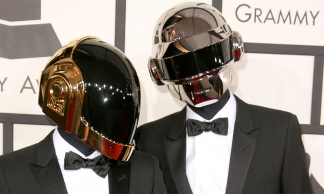 Daft Punk triunfaron en los Premios GRAMMY, con cuatro galardones por su álbum Random Access Memories