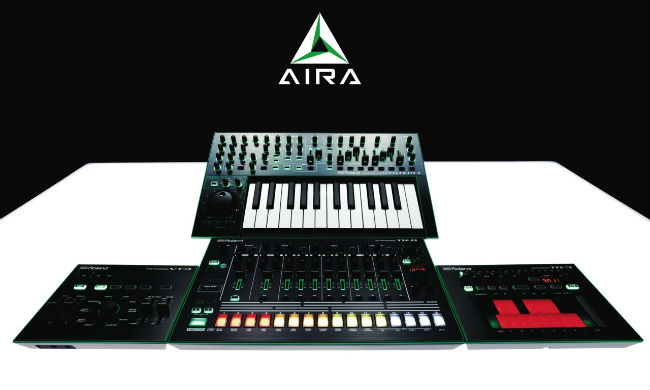 La gama de Roland Aira al completo: la caja de ritmos TR-8, el sinte de bajos TB-3, el procesador de voces VT-3 y el sintetizador