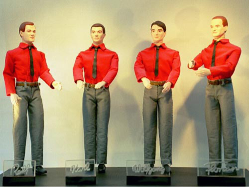 Kraftwerk, modelados a partir de muñecos Ken de Mattel... ¡genial!